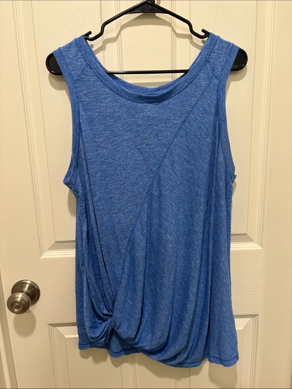 Terra & Sky Blue Sleeveless Twist-Hem Women's Top